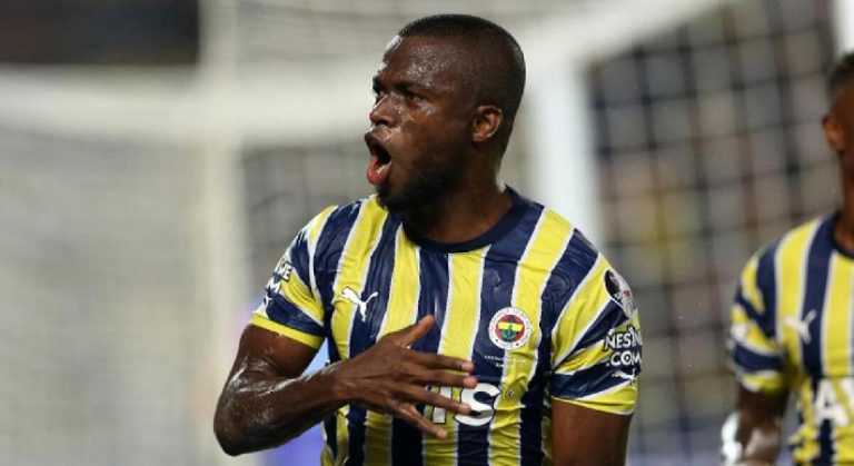 (VIDEO) ¡¡A LOS 22′ MINUTOS!! Enner Valencia salió expulsado con el Fenerbahçe