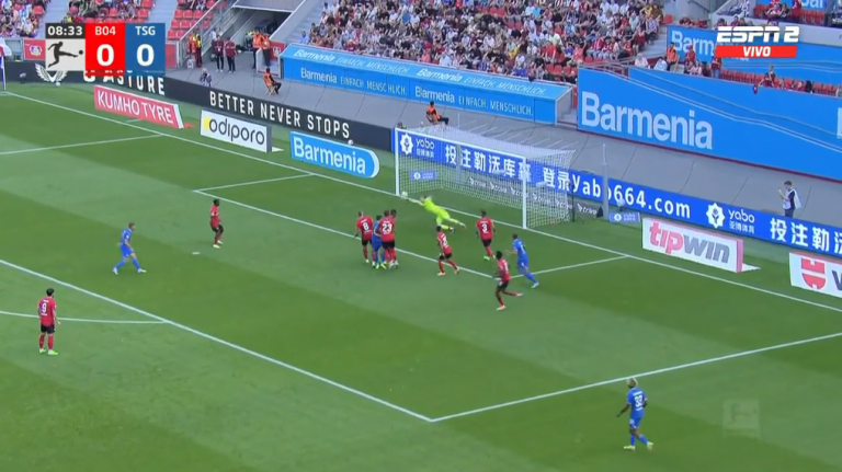(VIDEO) El golazo de su vida: Espectacular definición de taco en la Bundesliga