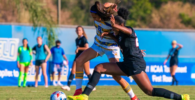 Karen Flores anotó en USA y su equipo goleó