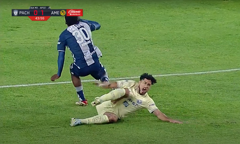 (VIDEO) DURA ENTRADA: Romario Ibarra fue expulsado en México