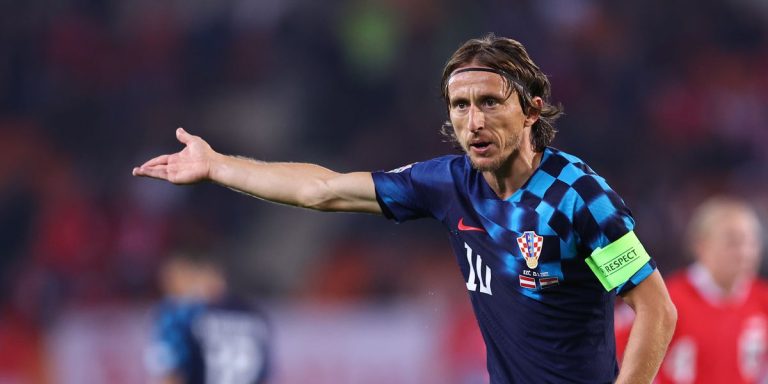 Modric vuelve lesionado de Croacia