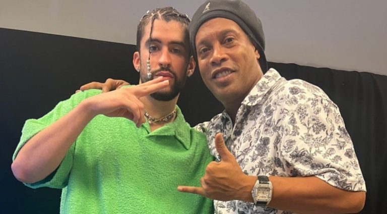 (VIDEO) Ronaldinho, al ritmo de Bad Bunny