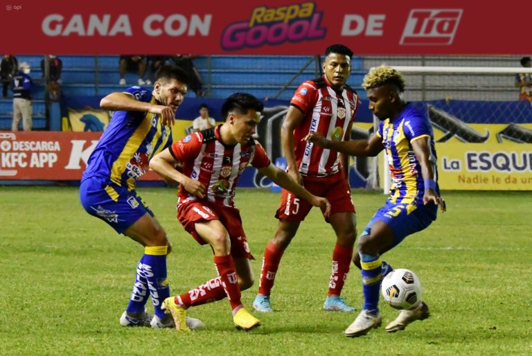 SIN GOLES EN EL JOCAY: Delfín igualó ante Técnico Universitario