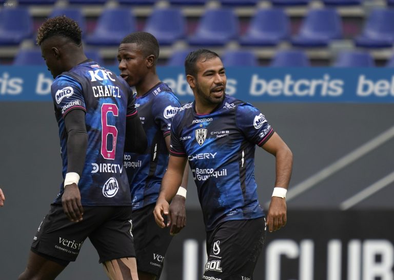VICTORIA PARA SEGUIR SOÑANDO CON LA FINAL: IDV derrotó a Delfín