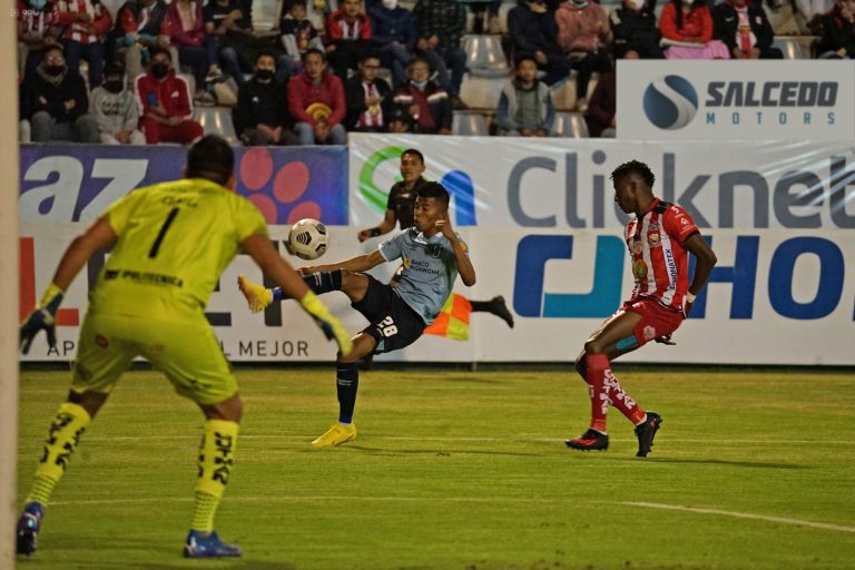 ‘TABLAS’ EN AMBATO: T. Universitario igualó ante U. Católica