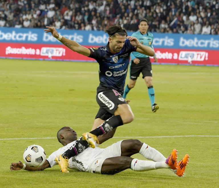 (VIDEO) PARTIDAZO EN CASA BLANCA: LDU rescató el empate ante IDV