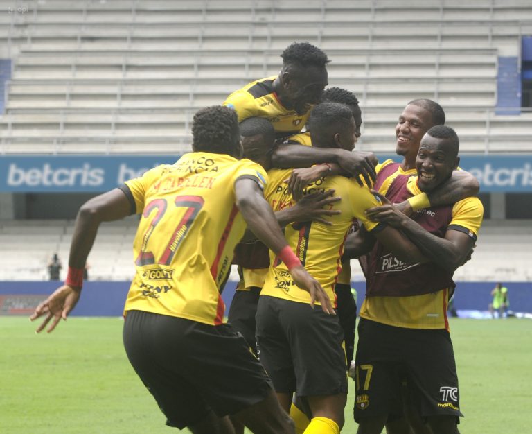 (VIDEO) EL CLÁSICO FUE AMARILLO: BSC se tomó el Capwell y complicó a Emelec