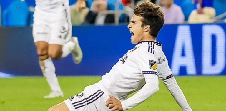 Riqui Puig hizo un golazo y se acordó de sus detractores