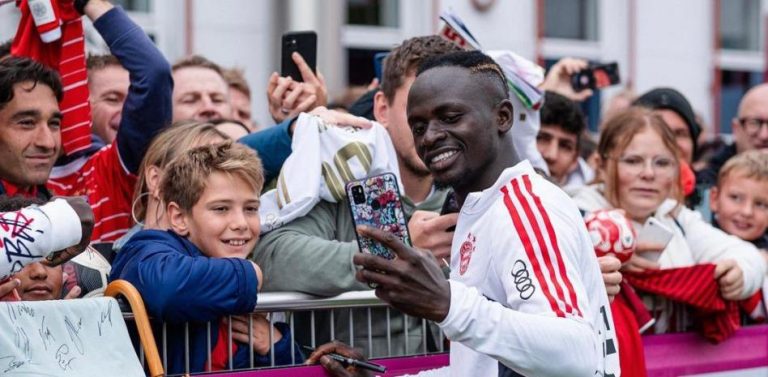 Debate en el Bayern por la posición y el rendimiento de Mané