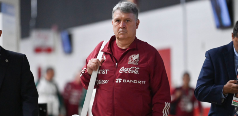 (VIDEO) Tata Martino fue agredido por la afición de la Selección Mexicana