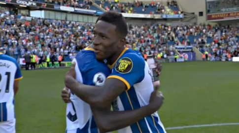 (VIDEO) EL ABRAZO ENTRE ‘MOI’ Y PERVIS: Así celebró Brighton una nueva victoria