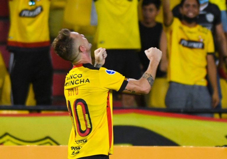 (FOTO) El gran gesto del ‘Kitu’ Díaz tras la victoria ante Macará