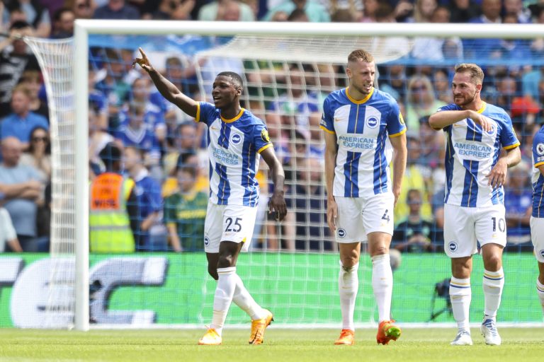 (VIDEO) CON SELLO SUDAMERICANO: Brighton goleó al Leicester City