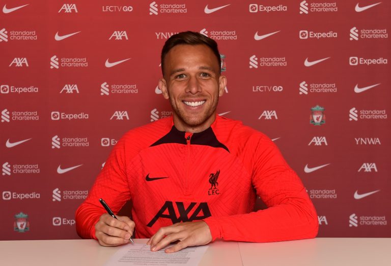 (VIDEO) OFICIAL: Arthur es nuevo refuerzo del Liverpool