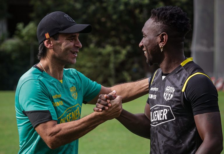 (VIDEO) EN SU REGRESO: Fabián Bustos ya dirigió su primer entrenamiento con BSC