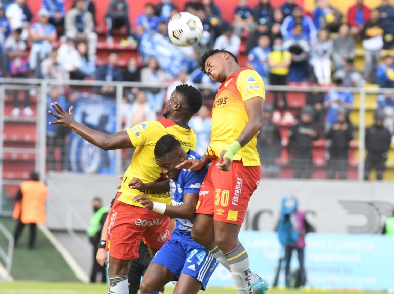 PUNTO DE ORO PARA EL ‘PAPÁ’: Aucas rescató el empate ante Emelec