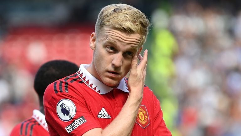 Van de Beek quiso irse del United tras una situación con Pogba