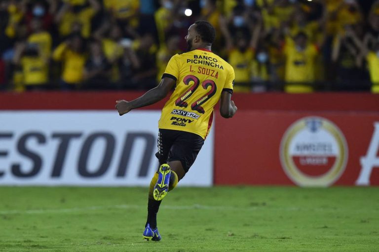 (VIDEO) Leonai Souza sigue haciendo trabajos diferenciados