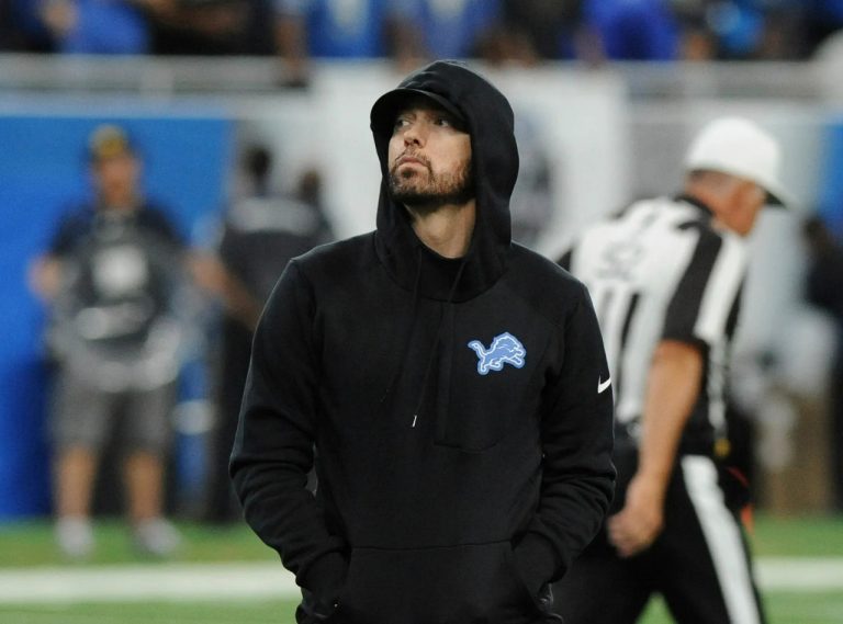 NTF | Eminem se ofrece a jugar una temporada en la NFL