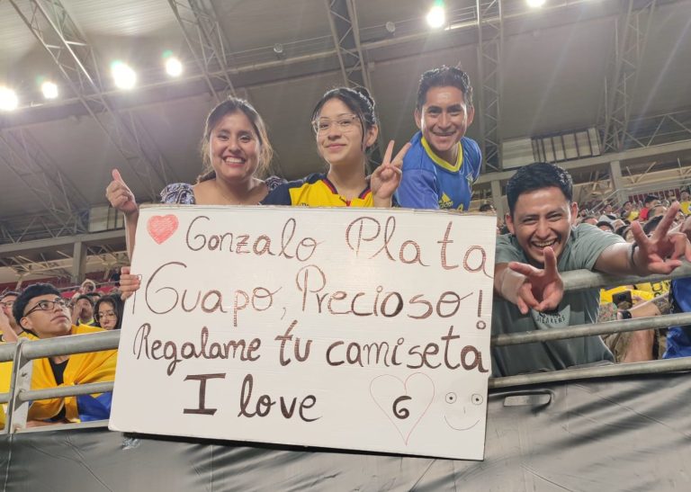 (FOTOS) Los carteles más divertidos del Ecuador Vs. Arabia Saudita