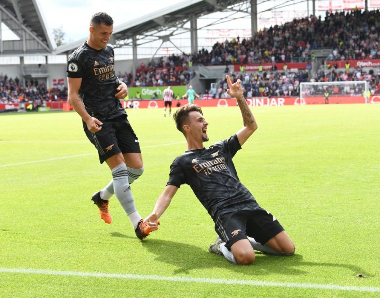 (VIDEO) Arsenal golea al Brentford y recupera el liderato de la Premier League