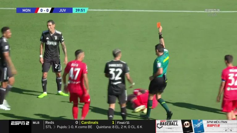 (VIDEO) Di María pierde la cabeza: expulsado por un codazo