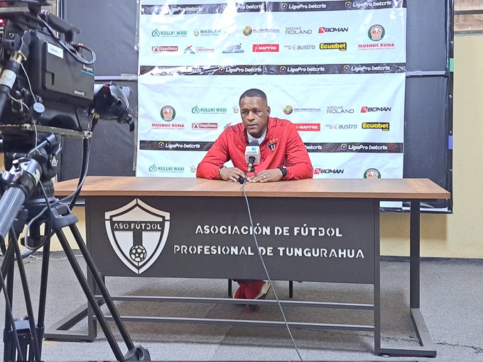 Carlos Gruezo: “Los árbitros se la tienen agarrada con Luis Zubeldía”