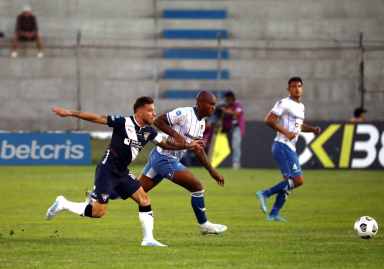 CON MUCHAS PÓLEMICAS Y EMOCIONES: 9 de Octubre rescató el empate ante LDU