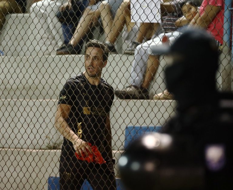 OFICIAL: Tres partidos de suspensión para Luis Zubeldía