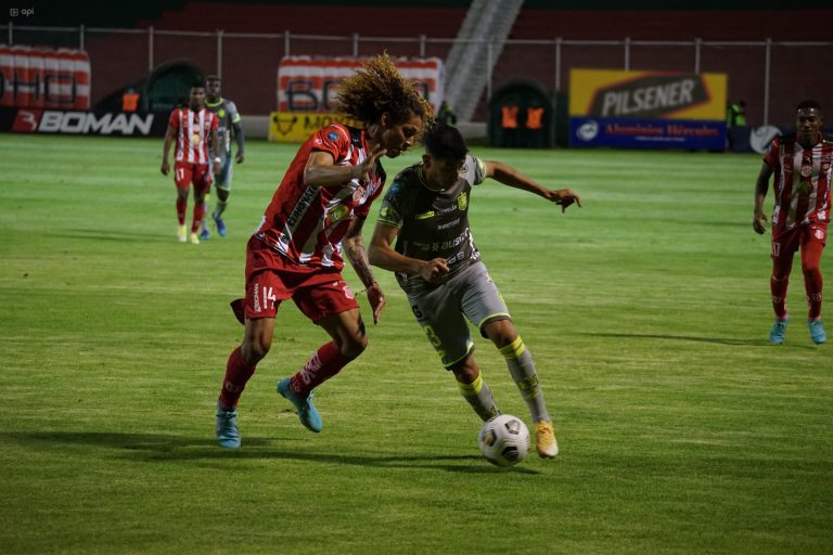 SE AFERRAN A LA SERIE A: T. Universitario derrotó sobre el final al Cuenca