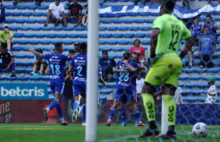¡Emelec cierra el año venciendo al ‘Rodillo Rojo’ en el Capwell!