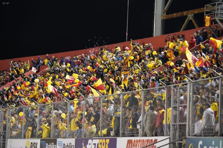 (VIDEO) “Aparentemente, Aucas no desea jugar con público visitante”