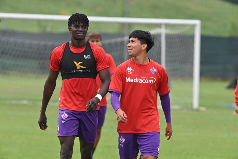 Alejandro Padilla vuelve a entrenar con el primer equipo de la Fiorentina