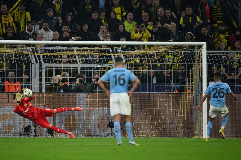 (VIDEO) AMBOS A OCTAVOS: Dortmund y City empataron sin goles