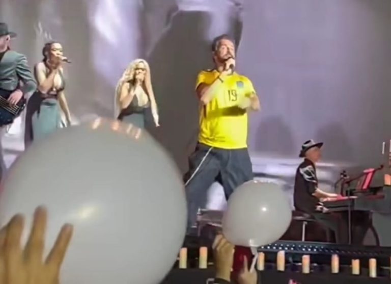 (VIDEO) ¡Ricardo Arjona se puso la piel de La TRI!