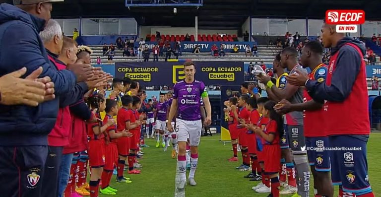 (VIDEO) PASILLO DE HONOR PARA IDV: Gran gesto de El Nacional en la Copa Ecuador