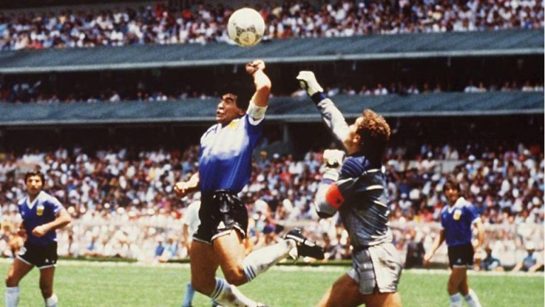 Subastarán el balón del Argentina vs Inglaterra de México 86