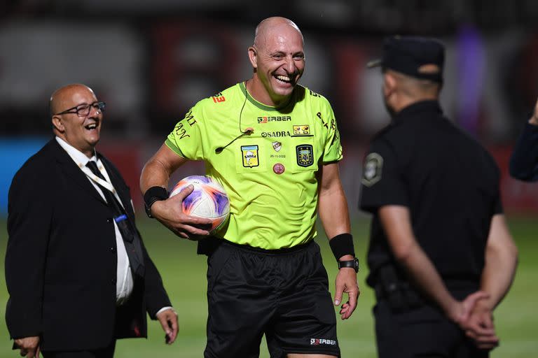 Néstor Pitana se retiró del arbitraje