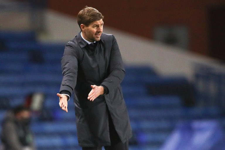 Steven Gerrard no va más como entrenador del Aston Villa