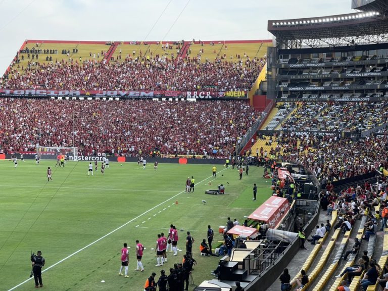 (VIDEO) “No va al Mundial”: El grito de los hinchas contra Arturo Vidal