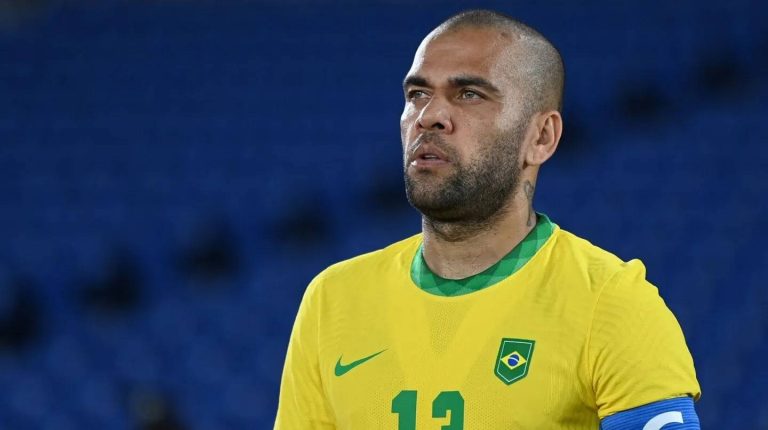 Dani Alves respondió a quienes lo critican por haber sido convocado al Mundial con 39 años