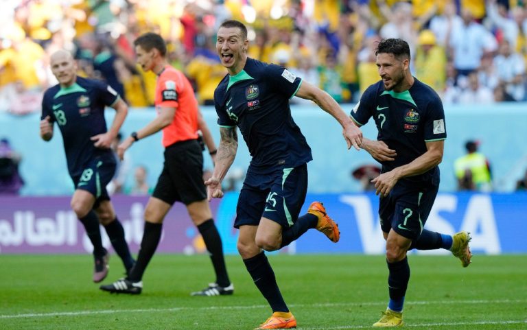 (VIDEO) SE METE A LA PELEA: Australia superó a Túnez