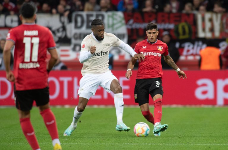 El Leverkusen de Hincapié volvió al triunfo con goleada en la Bundesliga