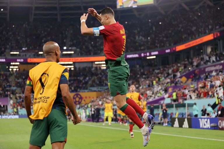 (VIDEO) Con un Cristiano histórico: Portugal ganó en su estreno en #Qatar2022