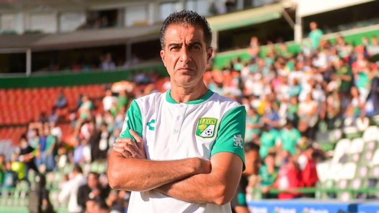 Renato Paiva dejó de ser DT del León