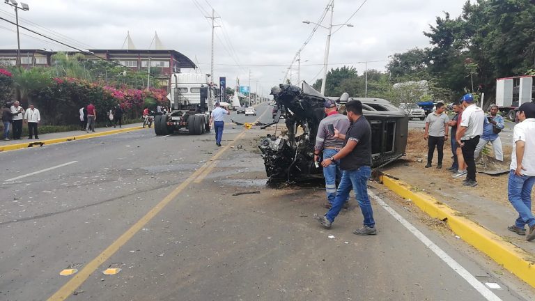 (VIDEO) Jugador de IDV sobrevivió a un fuerte accidente de tránsito