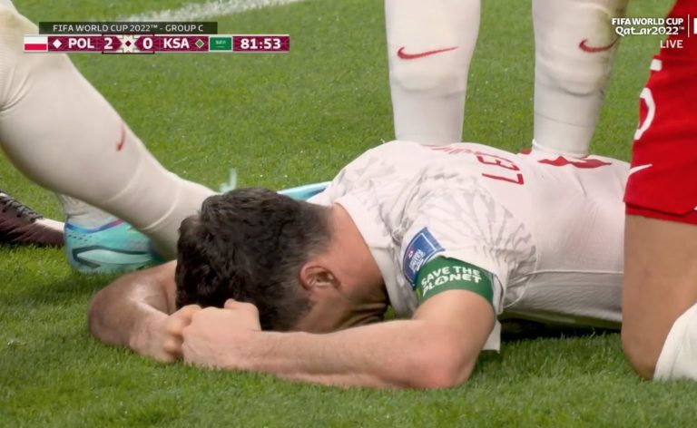 (VIDEO) Lewandowski rompió en llanto tras anotar su primer gol en los mundiales