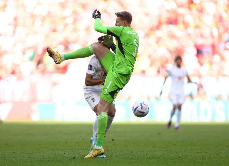 (VIDEO) Wayne Hennessey, el primer expulsado de la Copa del Mundo