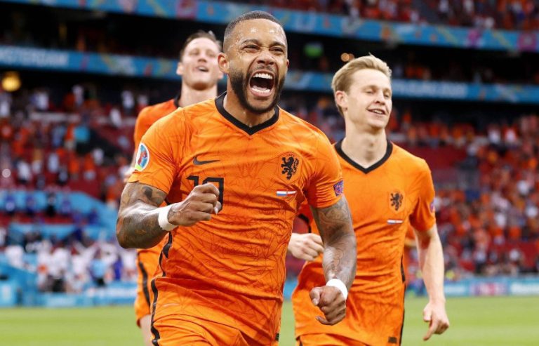 Memphis Depay ya está en Holanda