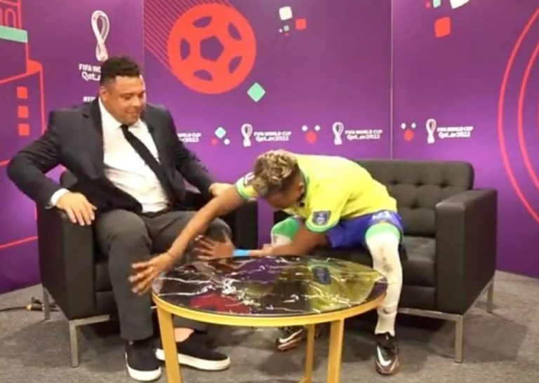 (VIDEO) La insólita cábala de Rodrygo Goes tras entrevista con Ronaldo